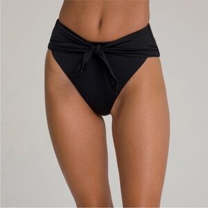 Good American Waist Cincher Bikini
Bottom Size S Nwot $55